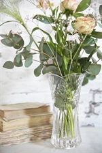 573204 vase i glas fra Jeanne d´Arc Living 20 cm med blomster - Tinashjem